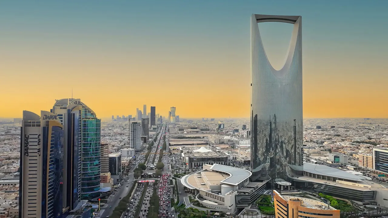 السعودية تحدد مواقع تملك الأجانب للعقارات في مكة والمدينة